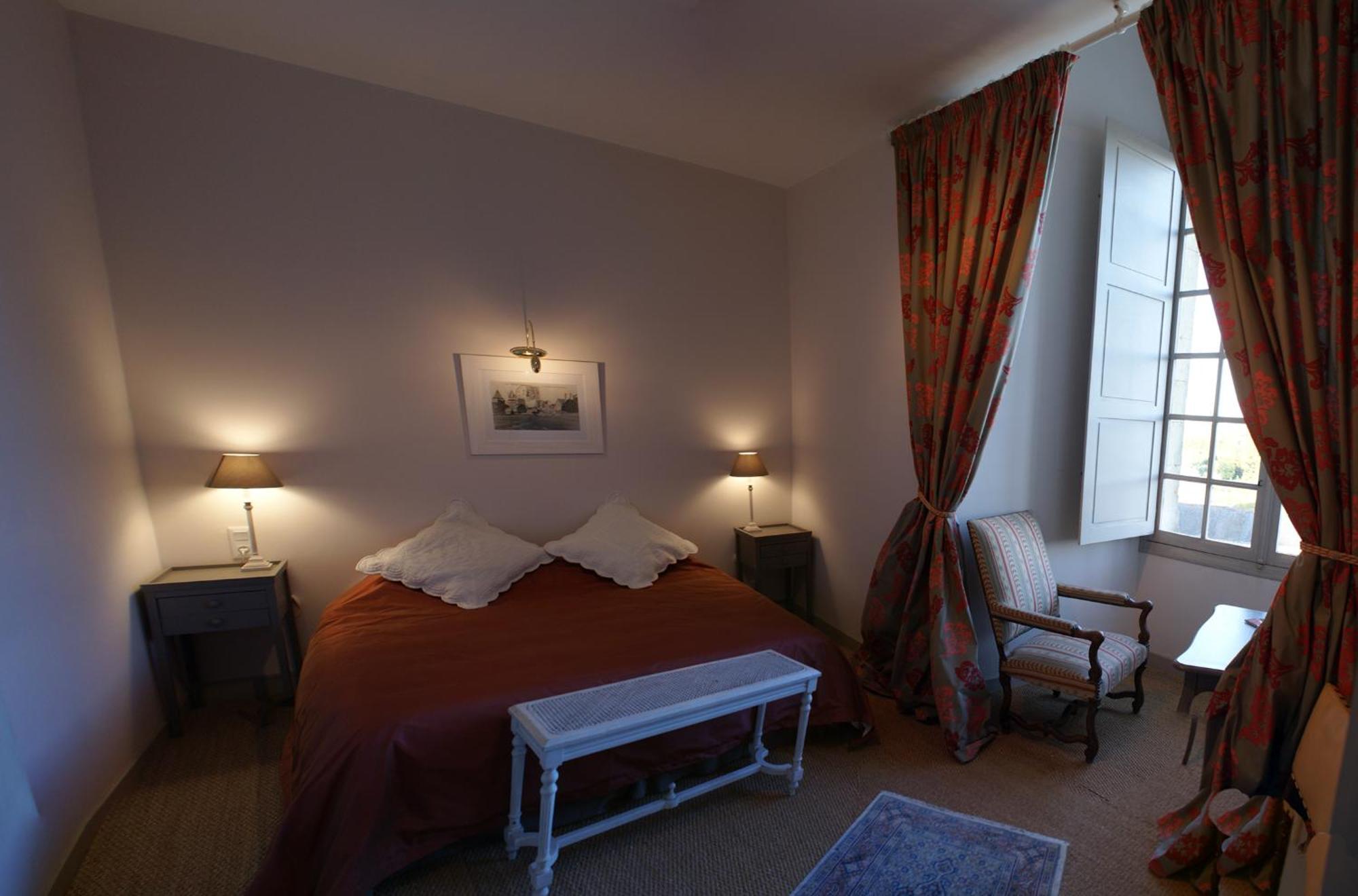 Bed and breakfast Chateau de Durtal Extérieur photo